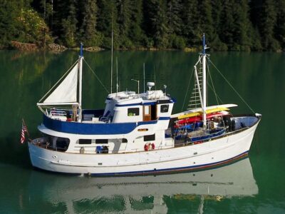 Inboard vs Outboard Motors: 2025 Buyer's Guide - waveinboardmotors